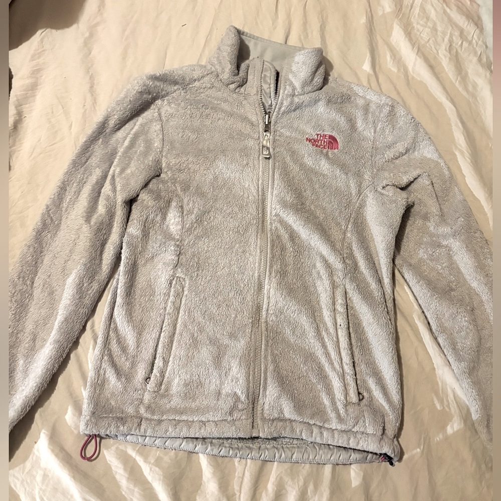 The north face
Grey and pink
Very soft jacket